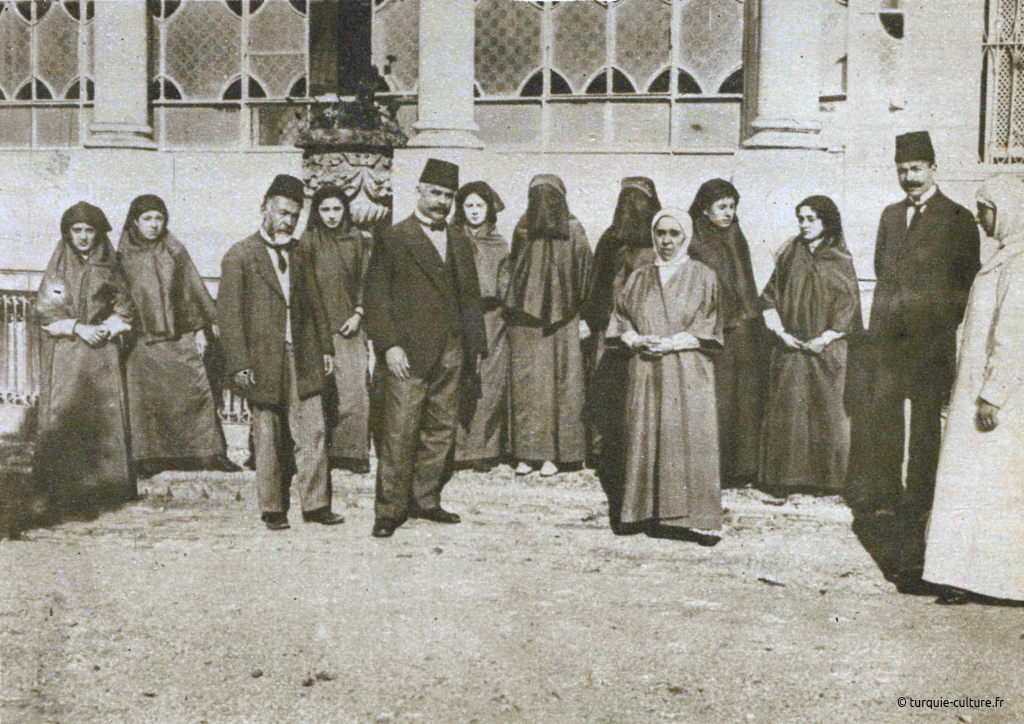 Le miroir, 1919, femmes turques
