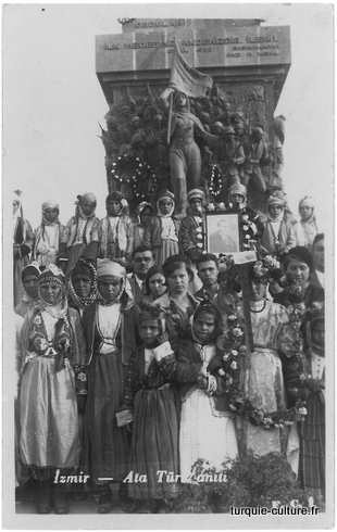 izmir-ataturk-anit.jpg Monument d'Atatürk à Izmir