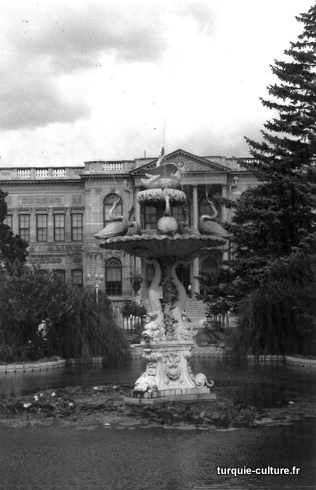 istanbul-dolmabahce2.jpg istanbul-dolmabahce2.jpg