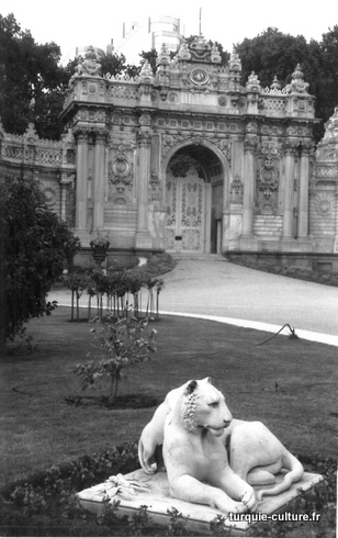 istanbul-dolmabahce3.jpg