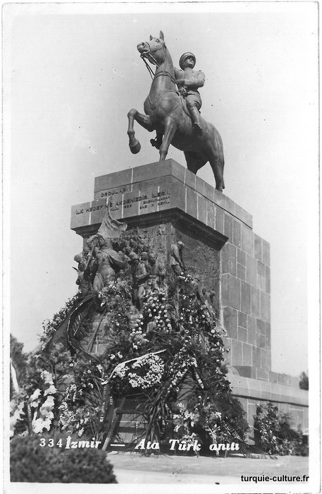 izmir-monument-ataturk-1.jpg