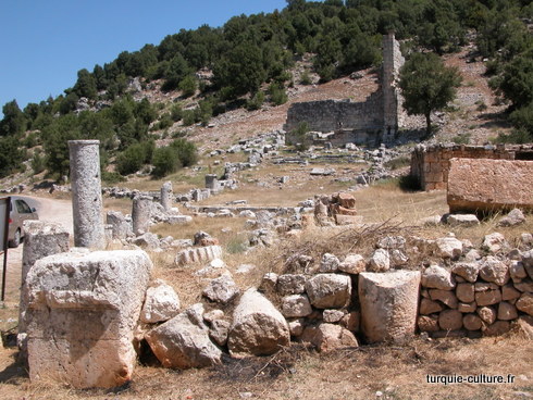 Colonnes et nympheum