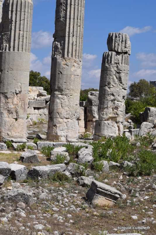 Uzuncaburç temple de Zeus
