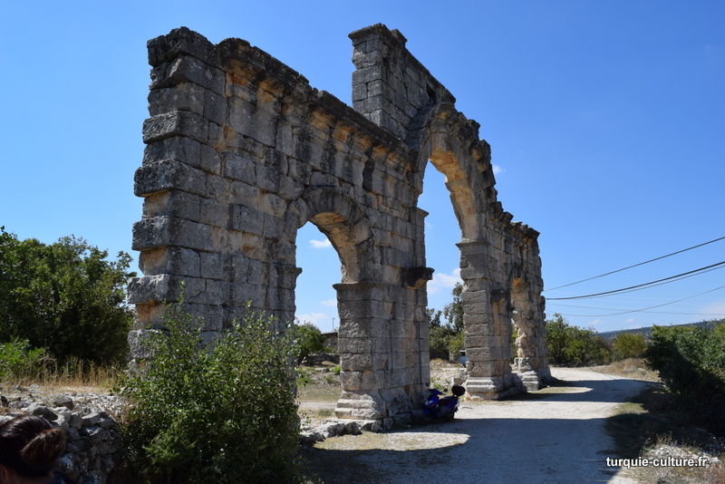 Uzuncaburç, porte Nord