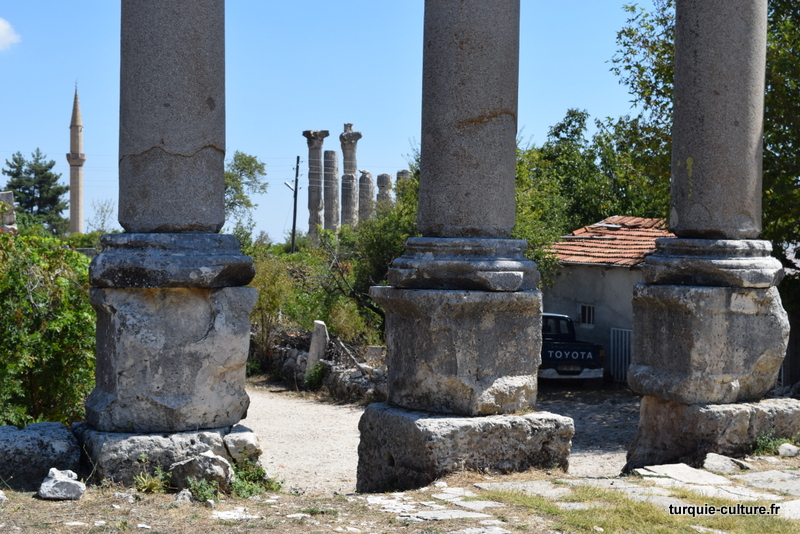 Uzuncaburç, temple de Tychè