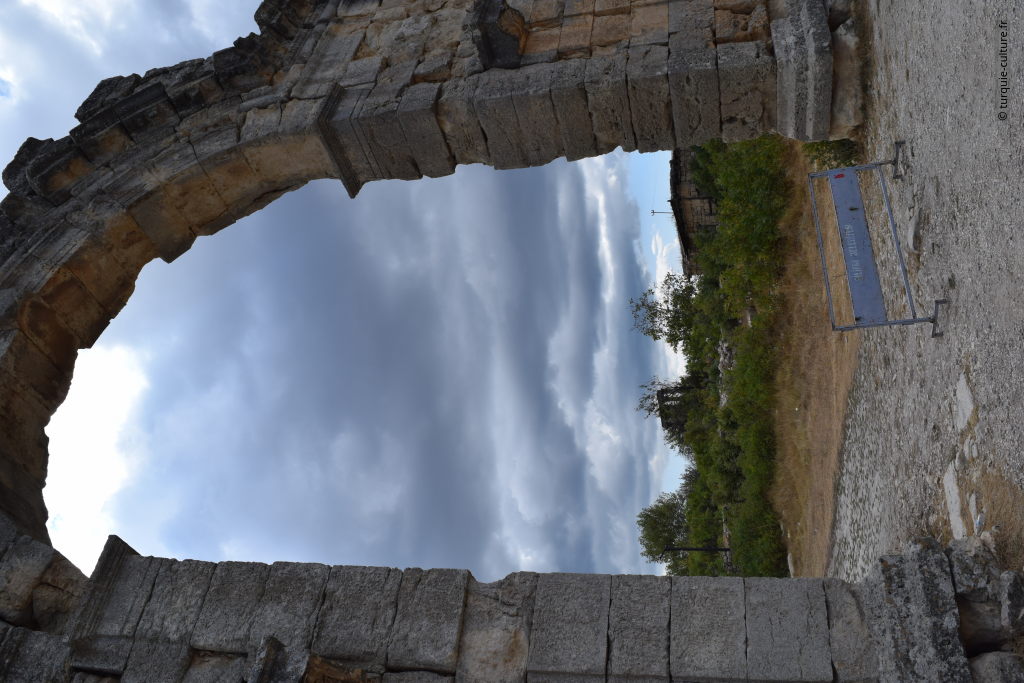 Uzuncaburç, porte Nord